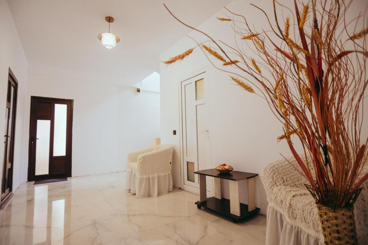 Casa Selly Hotell Tulcea Exteriör bild