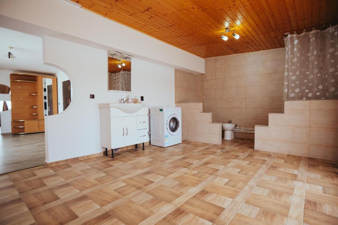 Casa Selly Hotell Tulcea Exteriör bild