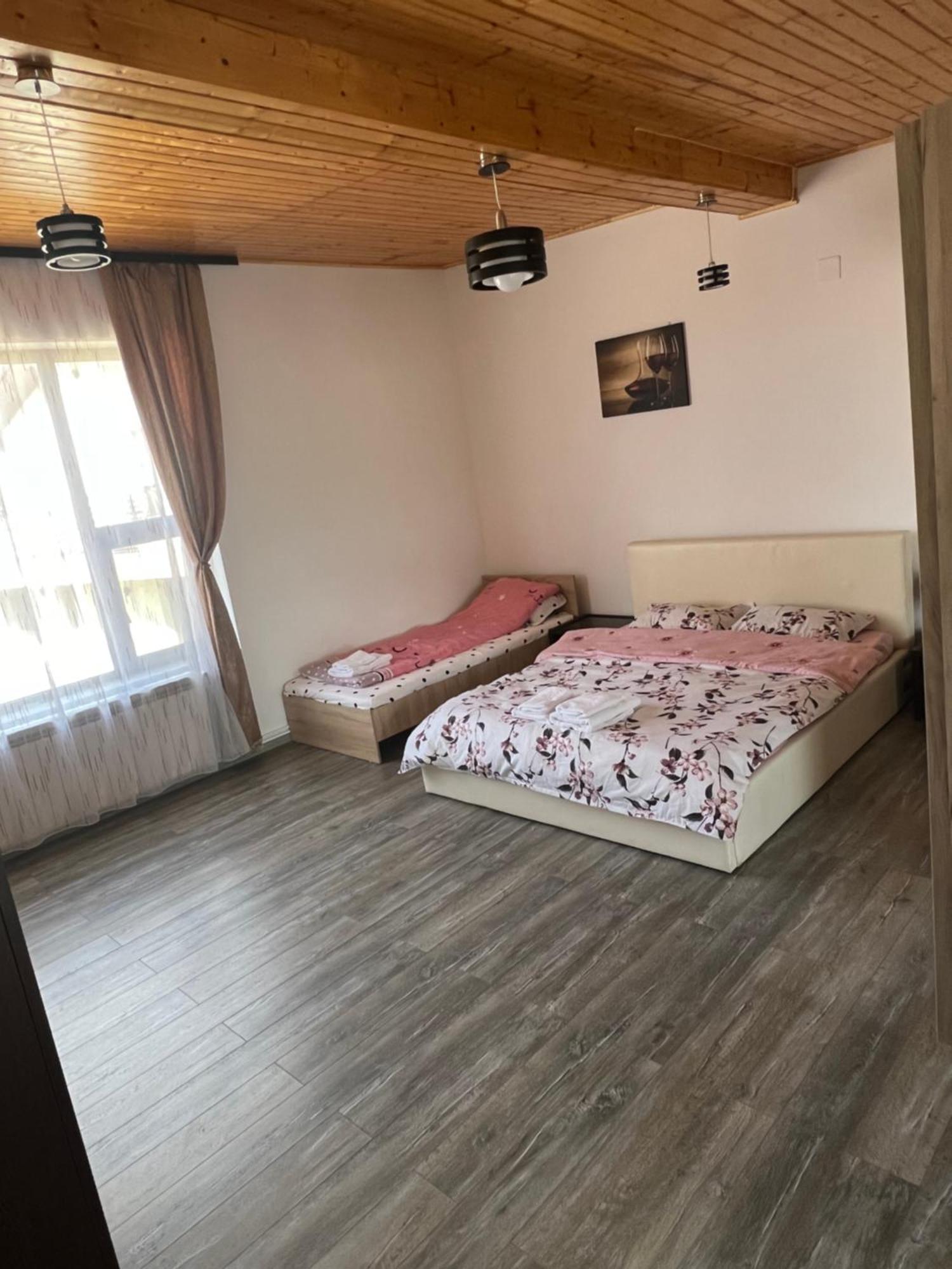 Casa Selly Hotell Tulcea Exteriör bild
